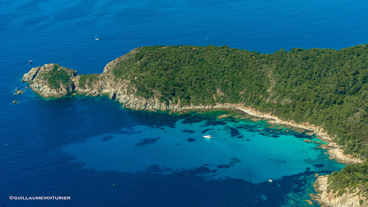 Le cap Taillat dans la baie de Cavalaire