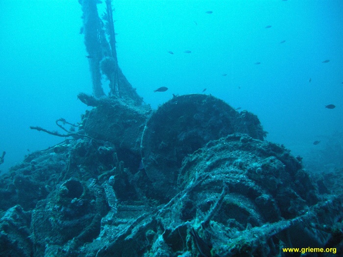 Epave bateau l'aznavour' porquerolles pour plongée PADI advanced open water